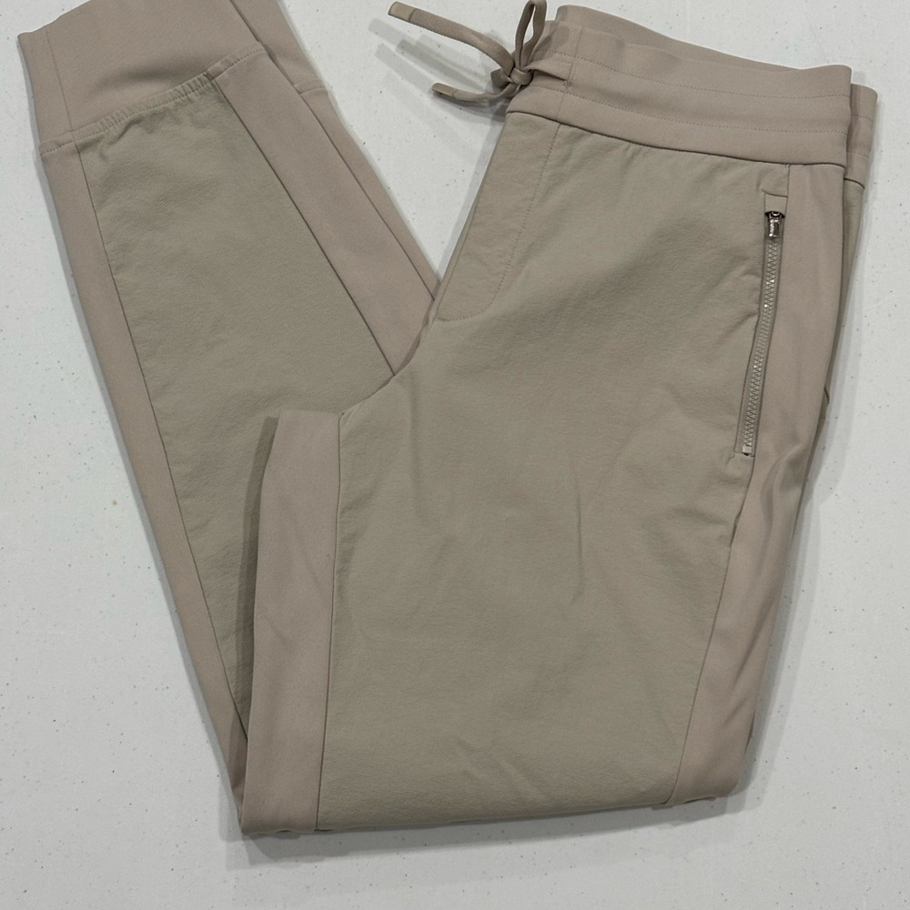 Athleta Headlands Hybrid Trek Jogger, Adjustable Tan Pants, Woman’s Size 8 - Picture 5 of 7